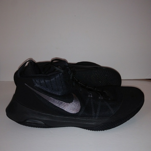 nike air versitile nbk